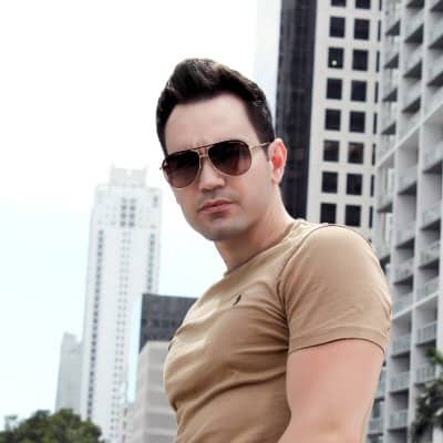 Home 9 handsome 885096 400x400 1